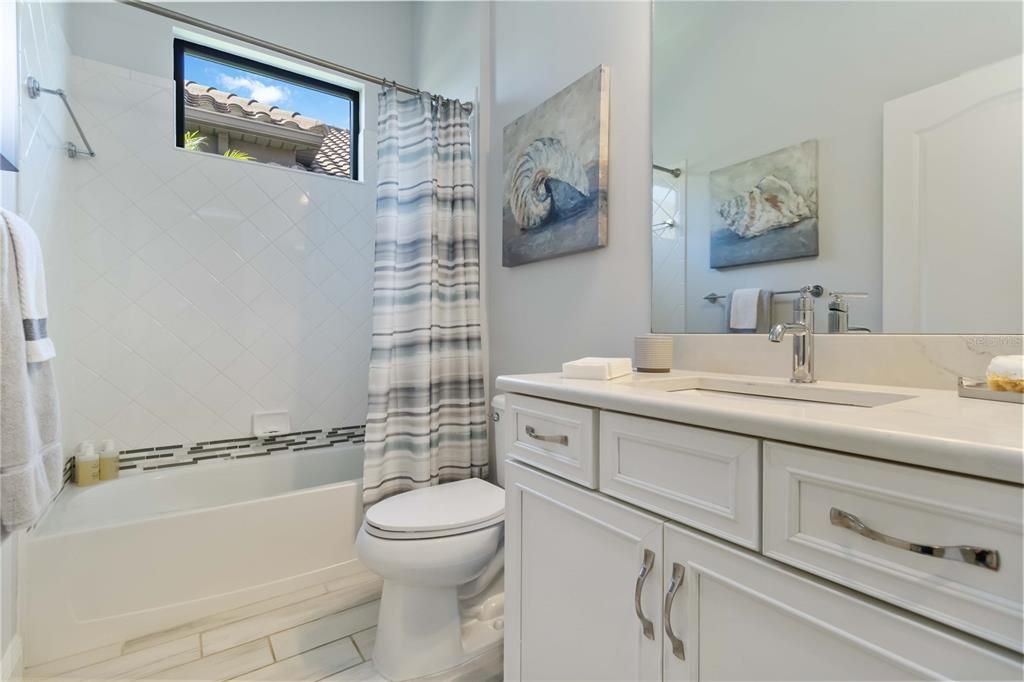 For Sale: $699,999 (3 beds, 2 baths, 2181 Square Feet)