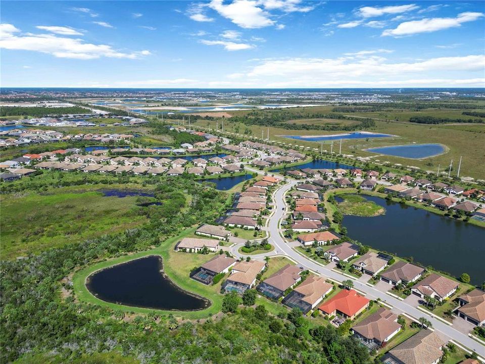 For Sale: $699,999 (3 beds, 2 baths, 2181 Square Feet)