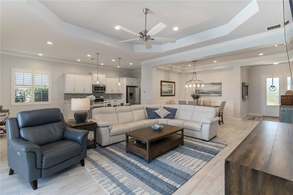 For Sale: $699,999 (3 beds, 2 baths, 2181 Square Feet)