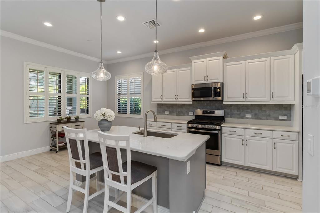 For Sale: $699,999 (3 beds, 2 baths, 2181 Square Feet)