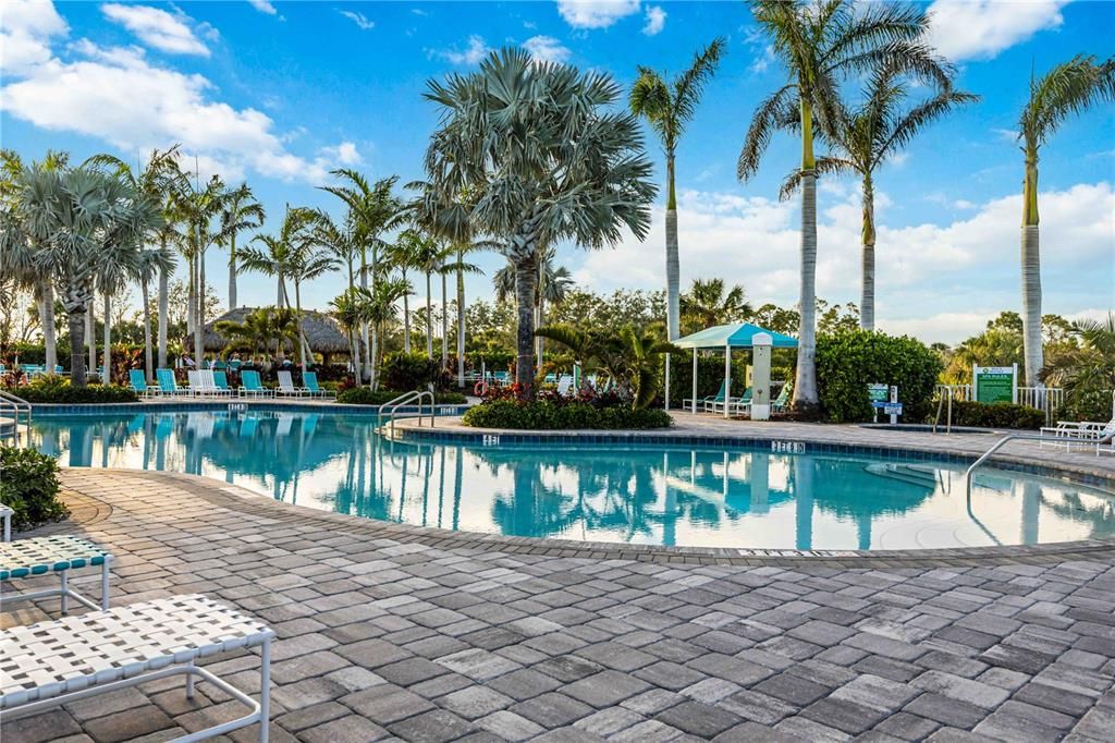 For Sale: $699,999 (3 beds, 2 baths, 2181 Square Feet)