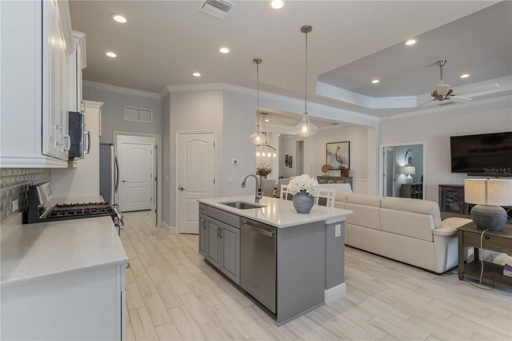 For Sale: $699,999 (3 beds, 2 baths, 2181 Square Feet)