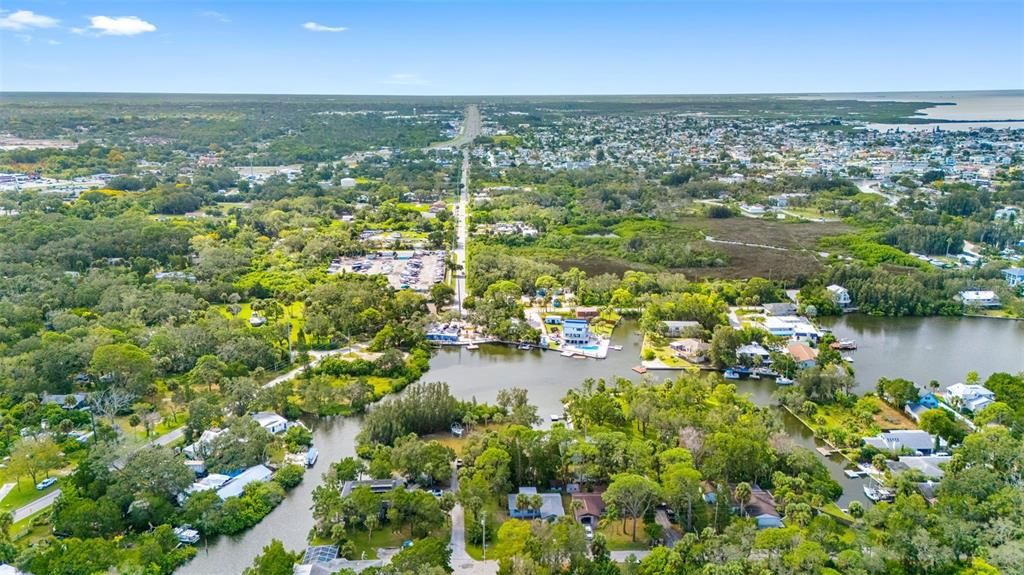 На продажу: $298,999 (2 спален, 2 ванн, 1077 Квадратных фут)