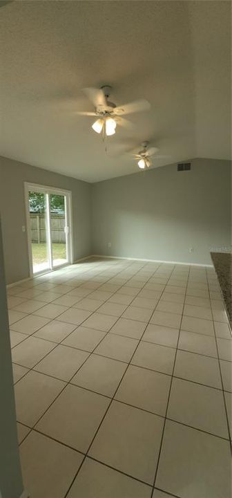 En Renta: $2,095 (3 camas, 2 baños, 1186 Pies cuadrados)