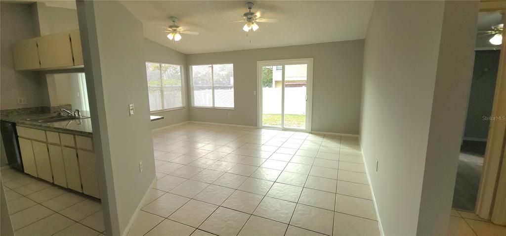 En Renta: $2,095 (3 camas, 2 baños, 1186 Pies cuadrados)