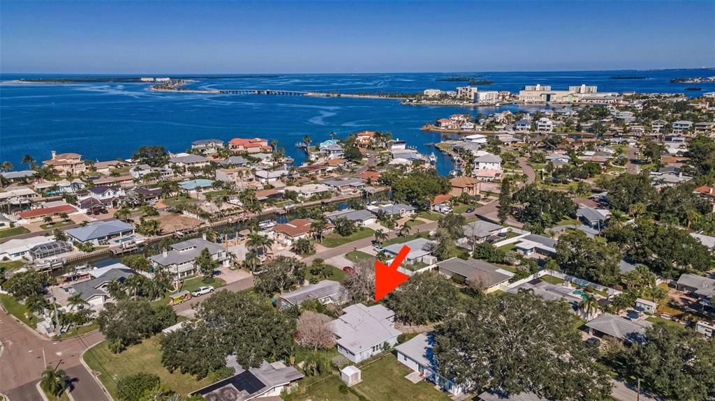 Activo con contrato: $325,000 (5 camas, 2 baños, 2181 Pies cuadrados)