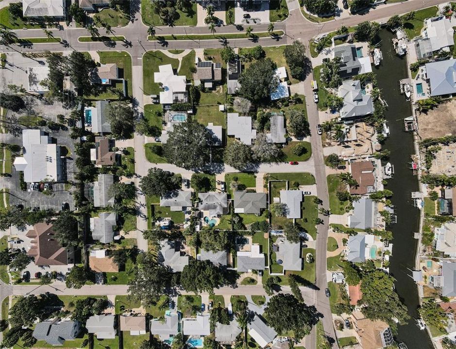 Activo con contrato: $325,000 (5 camas, 2 baños, 2181 Pies cuadrados)