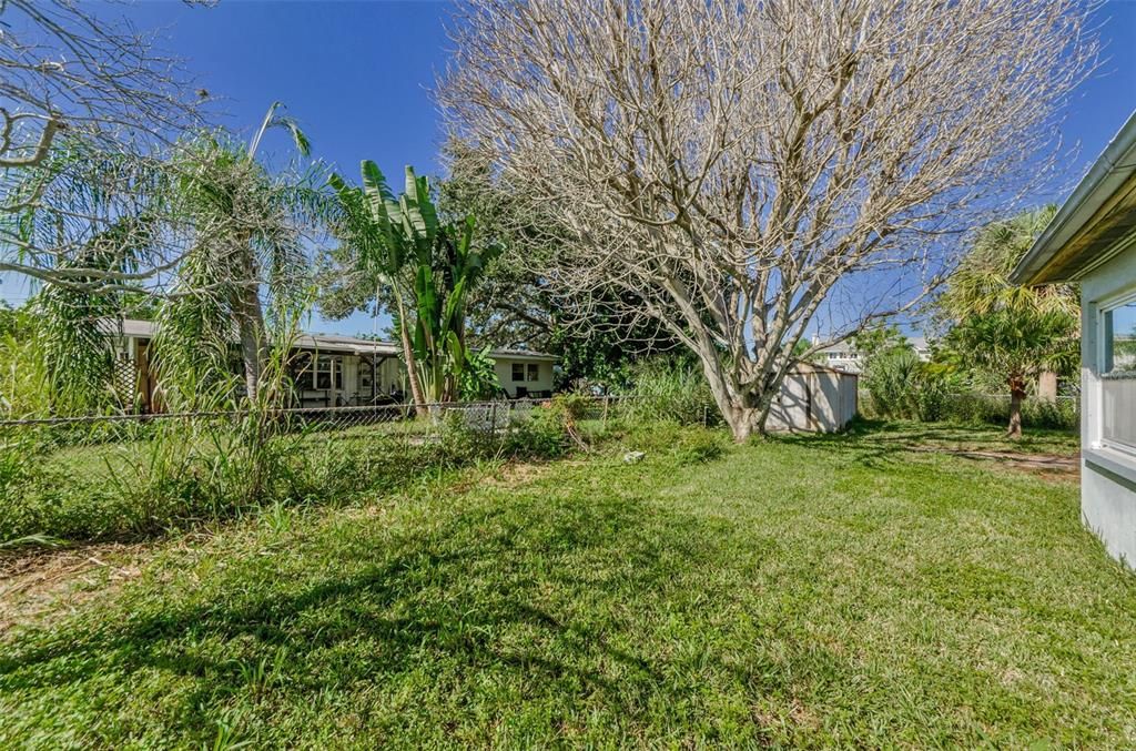 Activo con contrato: $325,000 (5 camas, 2 baños, 2181 Pies cuadrados)