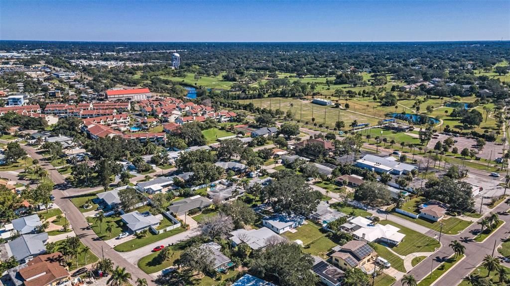 Activo con contrato: $325,000 (5 camas, 2 baños, 2181 Pies cuadrados)