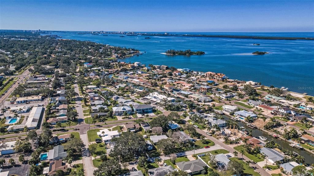 Activo con contrato: $325,000 (5 camas, 2 baños, 2181 Pies cuadrados)