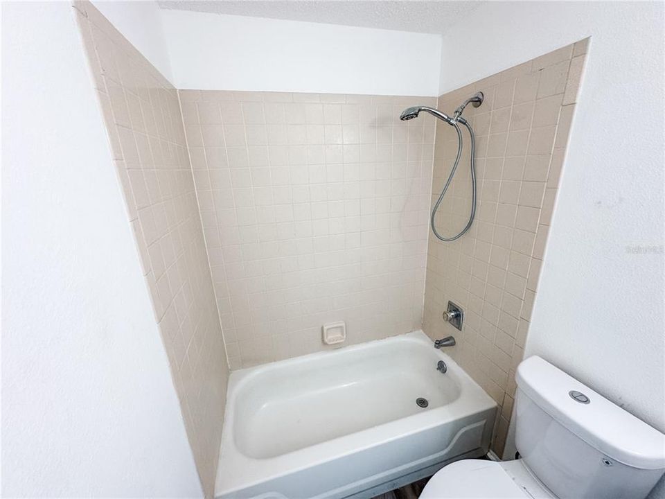 出租: $1,350 (2 贝兹, 2 浴室, 1008 平方英尺)