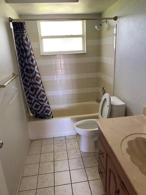 For Rent: $1,350 (2 beds, 1 baths, 896 Square Feet)