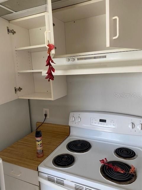 For Rent: $1,350 (2 beds, 1 baths, 896 Square Feet)