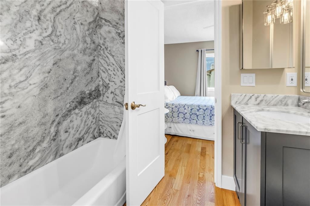 En Venta: $899,000 (3 camas, 3 baños, 1585 Pies cuadrados)