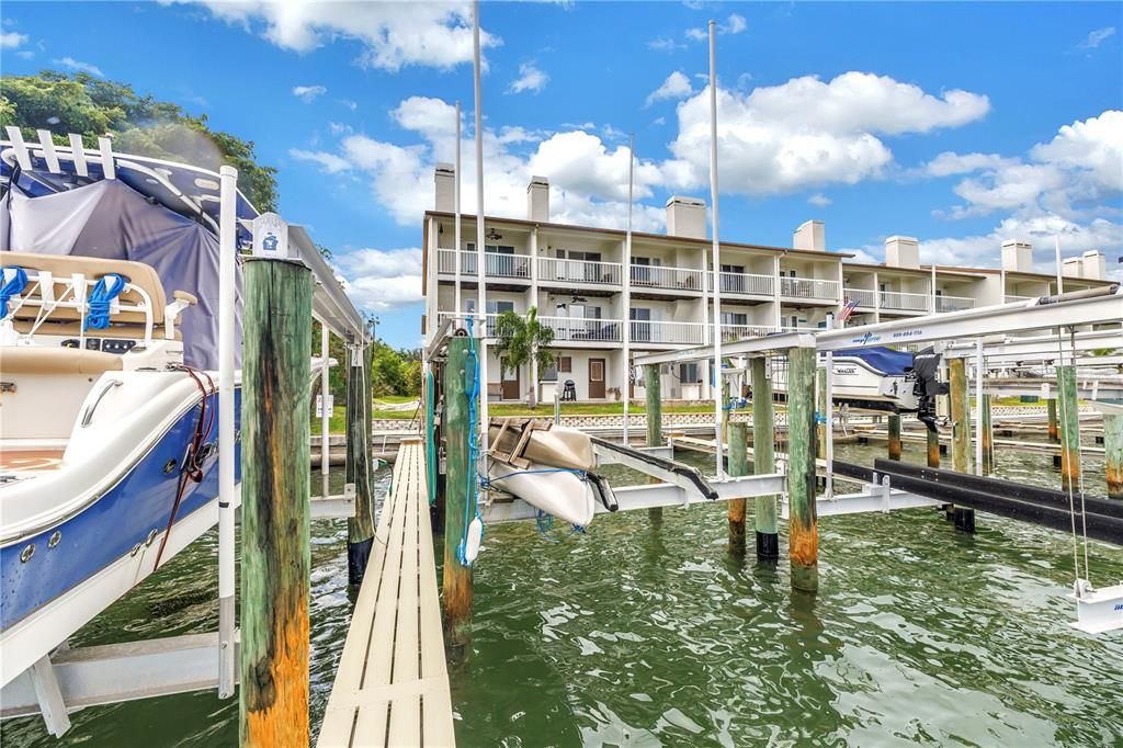 En Venta: $899,000 (3 camas, 3 baños, 1585 Pies cuadrados)