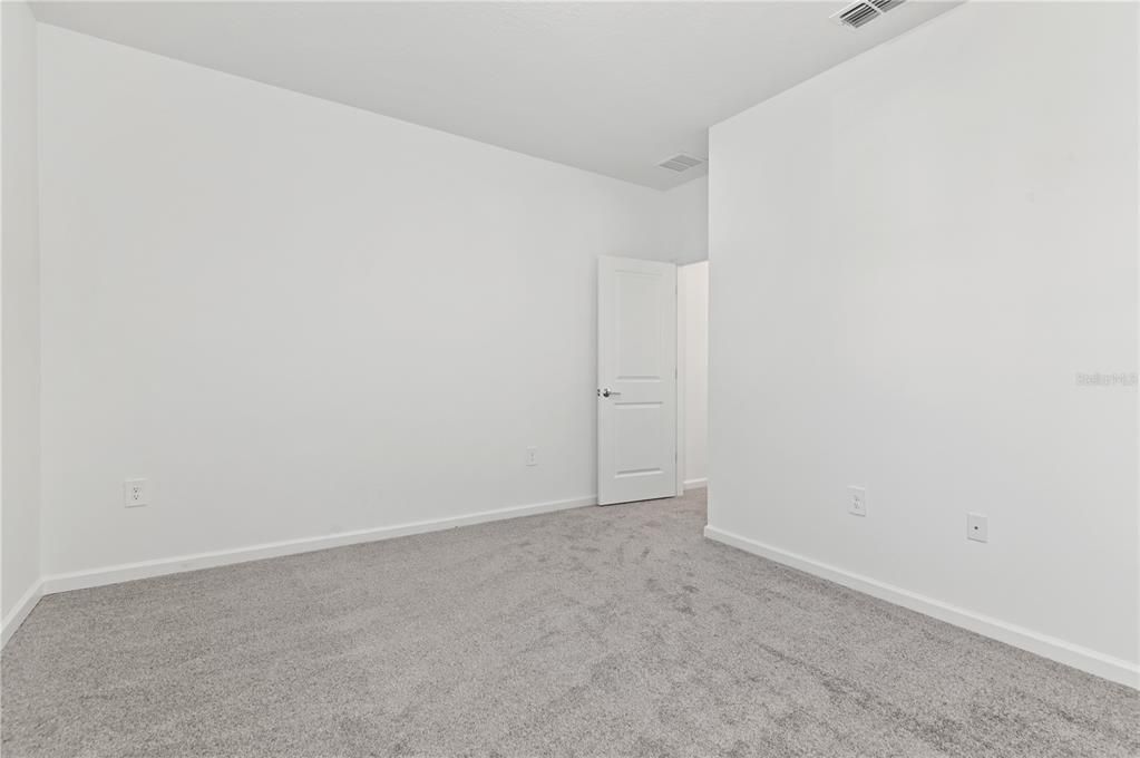 For Rent: $2,300 (3 beds, 2 baths, 1930 Square Feet)