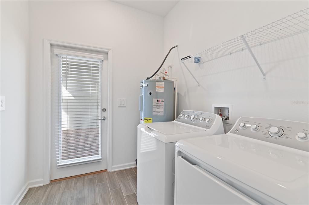 For Rent: $2,300 (3 beds, 2 baths, 1930 Square Feet)