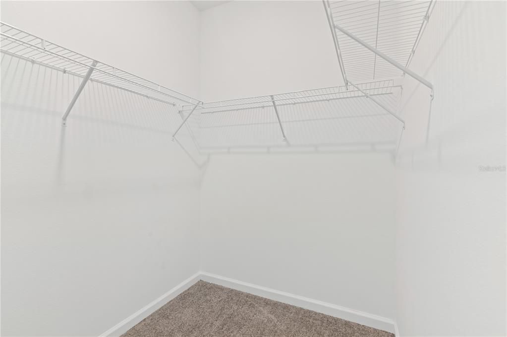 For Rent: $2,300 (3 beds, 2 baths, 1930 Square Feet)