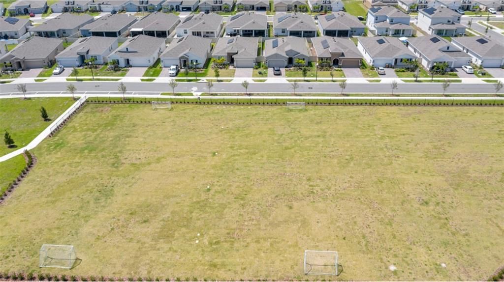 For Rent: $2,300 (3 beds, 2 baths, 1930 Square Feet)