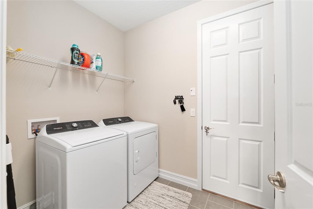 На продажу: $485,000 (3 спален, 2 ванн, 1894 Квадратных фут)