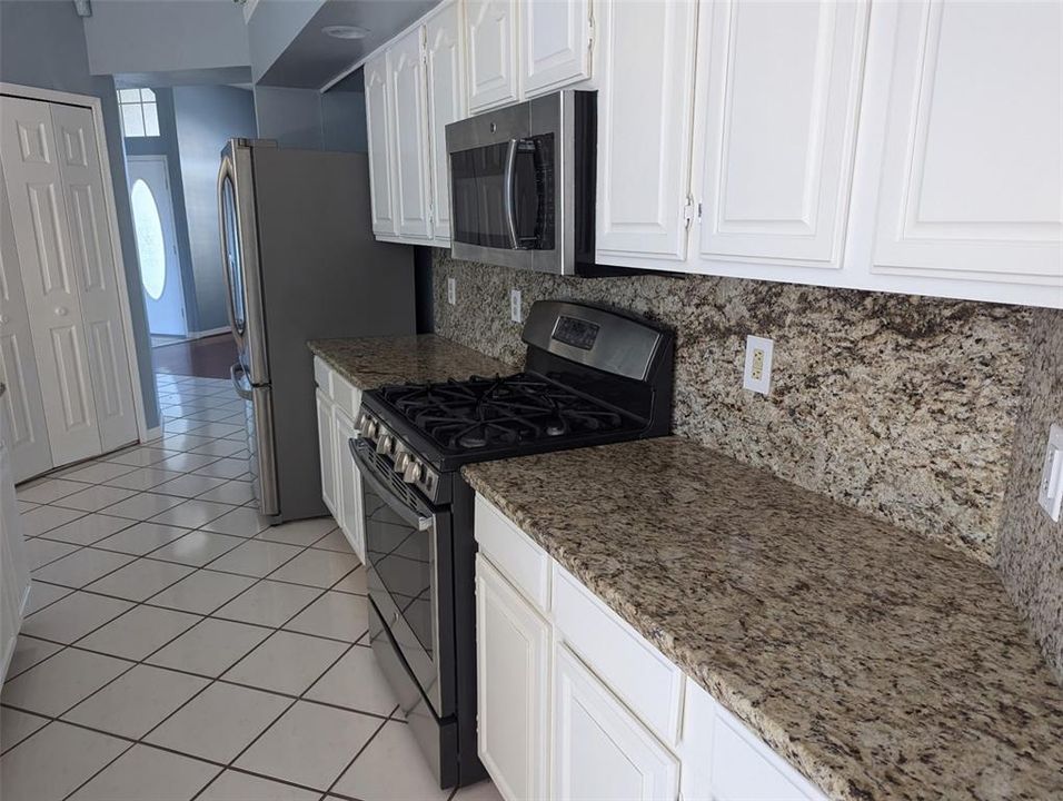 For Rent: $3,975 (4 beds, 3 baths, 2359 Square Feet)