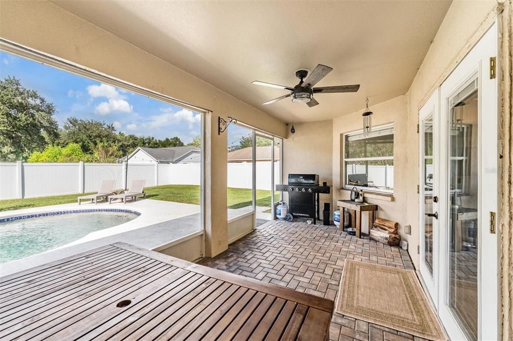 For Sale: $420,000 (4 beds, 2 baths, 1691 Square Feet)