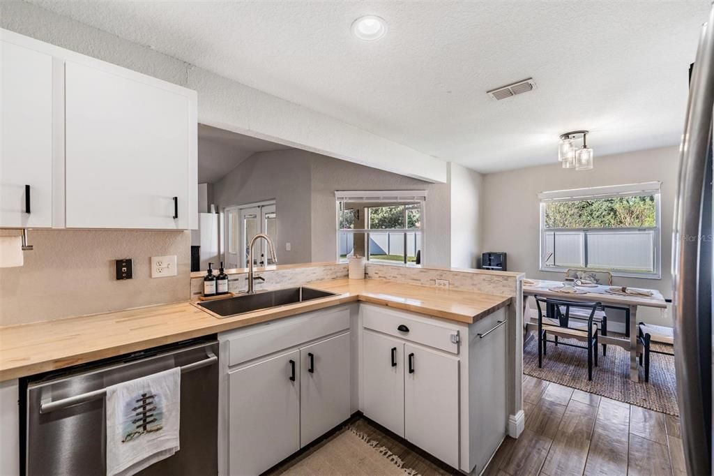 For Sale: $420,000 (4 beds, 2 baths, 1691 Square Feet)