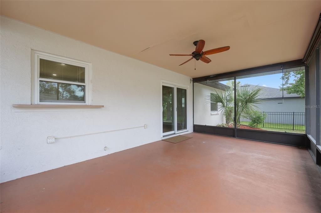 Activo con contrato: $234,900 (2 camas, 2 baños, 1096 Pies cuadrados)
