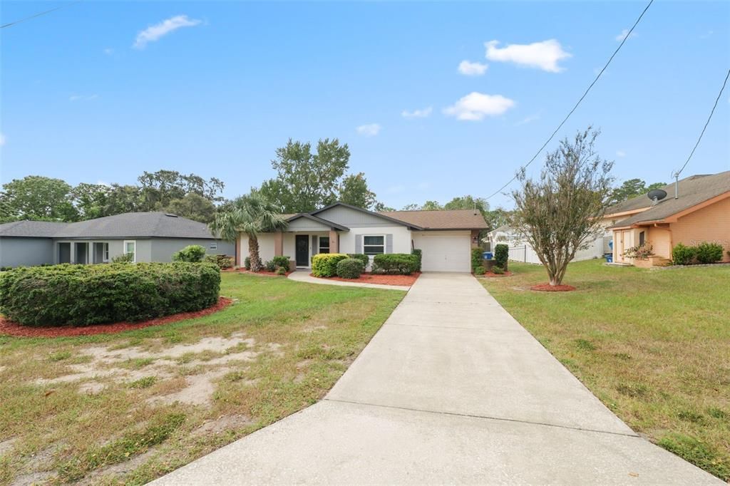 Activo con contrato: $234,900 (2 camas, 2 baños, 1096 Pies cuadrados)