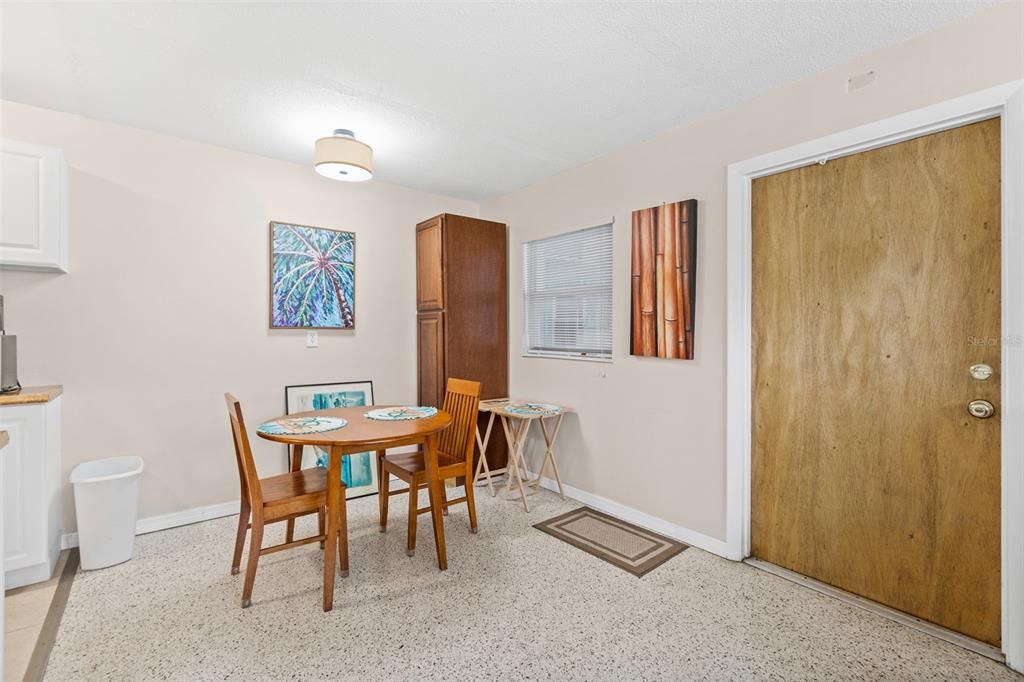 待售: $210,000 (1 贝兹, 1 浴室, 520 平方英尺)