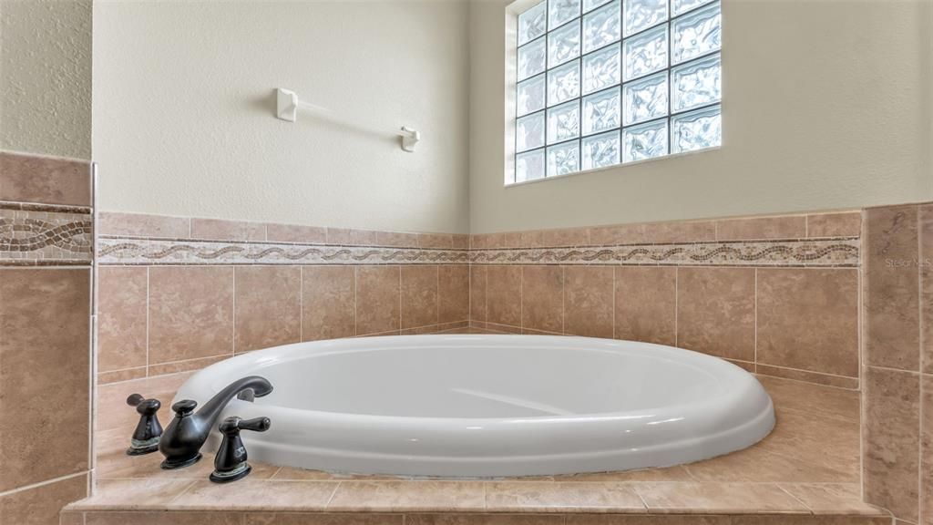 На продажу: $397,500 (4 спален, 2 ванн, 2322 Квадратных фут)