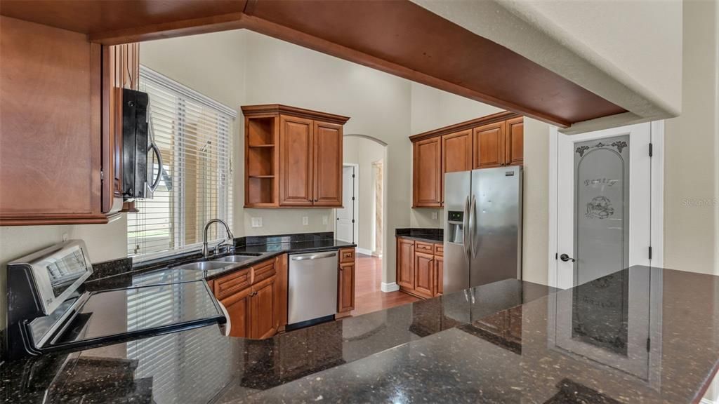 На продажу: $397,500 (4 спален, 2 ванн, 2322 Квадратных фут)