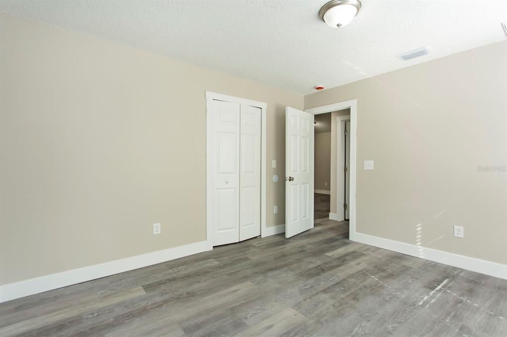 En Venta: $269,900 (4 camas, 2 baños, 2236 Pies cuadrados)