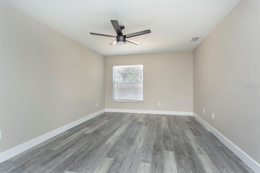 En Venta: $269,900 (4 camas, 2 baños, 2236 Pies cuadrados)