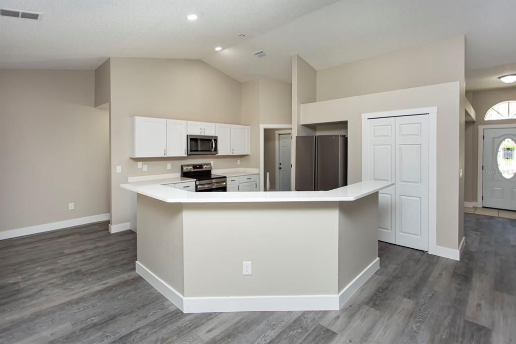 En Venta: $269,900 (4 camas, 2 baños, 2236 Pies cuadrados)