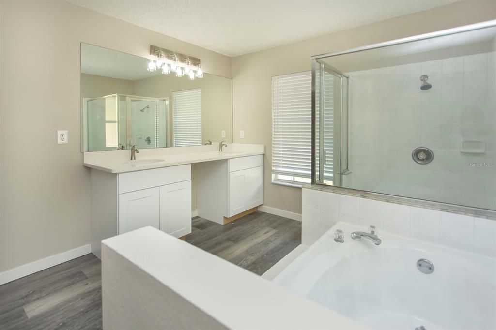 En Venta: $269,900 (4 camas, 2 baños, 2236 Pies cuadrados)