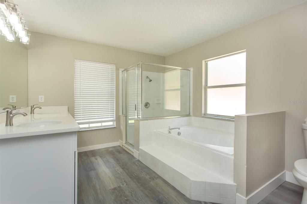 En Venta: $269,900 (4 camas, 2 baños, 2236 Pies cuadrados)