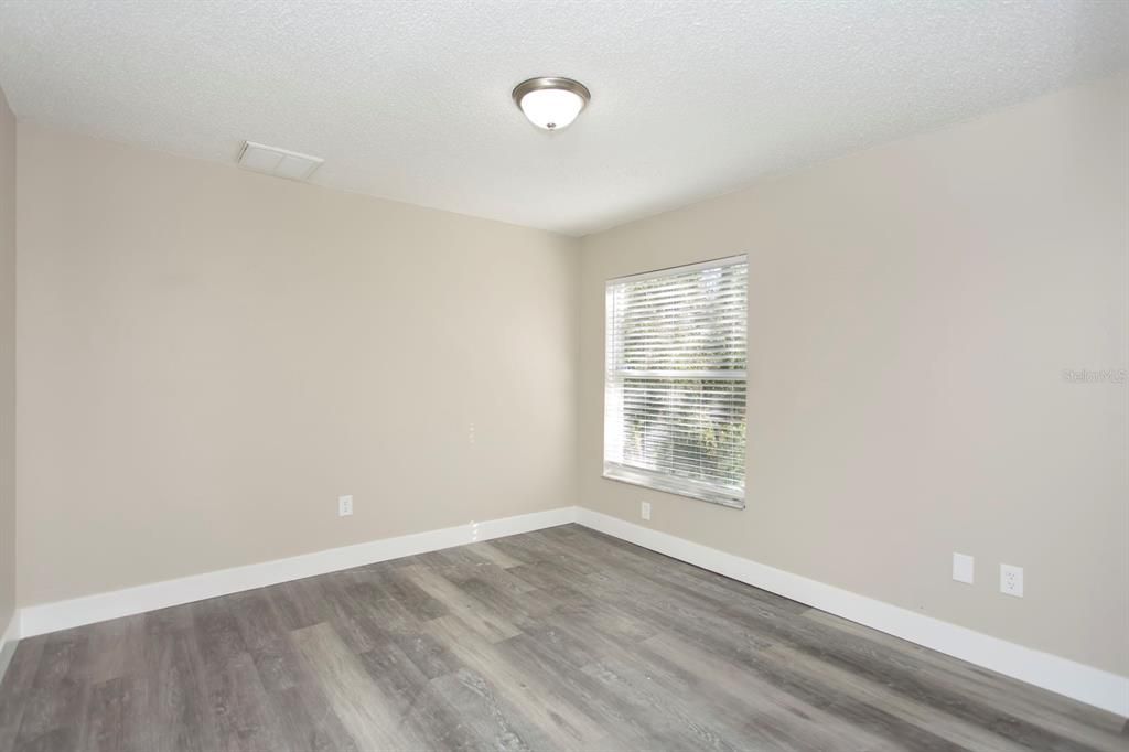 En Venta: $269,900 (4 camas, 2 baños, 2236 Pies cuadrados)