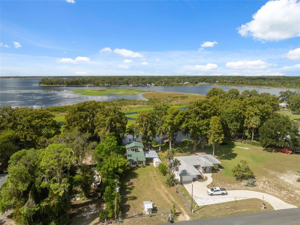 For Sale: $365,000 (2 beds, 2 baths, 1160 Square Feet)