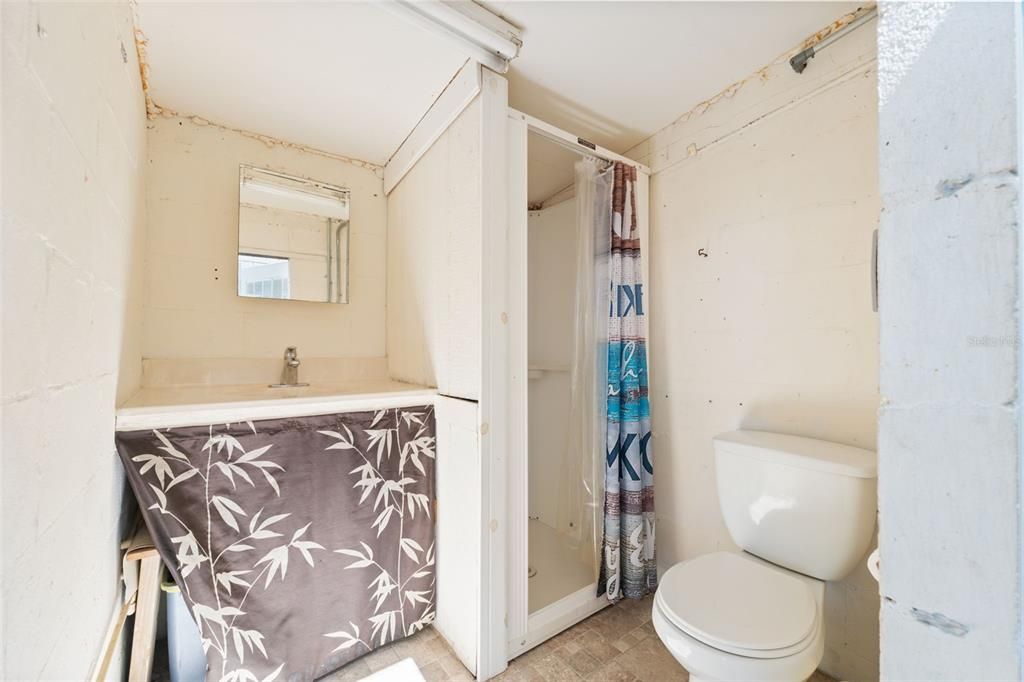 For Sale: $365,000 (2 beds, 2 baths, 1160 Square Feet)