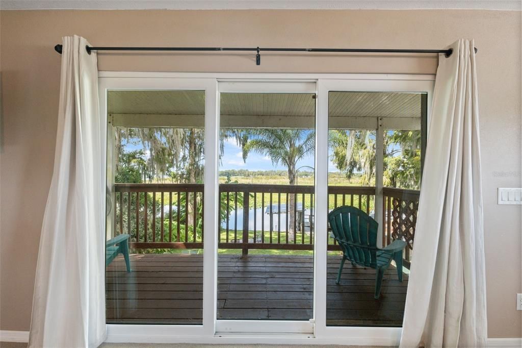 For Sale: $365,000 (2 beds, 2 baths, 1160 Square Feet)