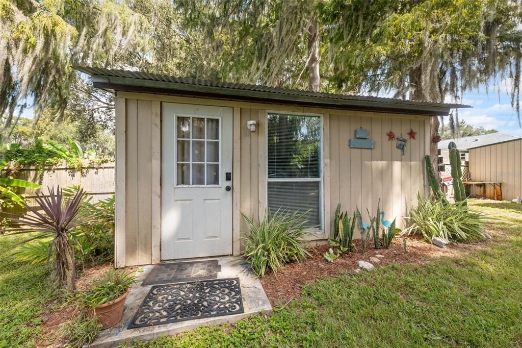 For Sale: $365,000 (2 beds, 2 baths, 1160 Square Feet)