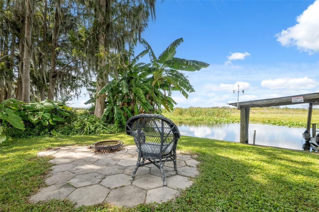 For Sale: $365,000 (2 beds, 2 baths, 1160 Square Feet)