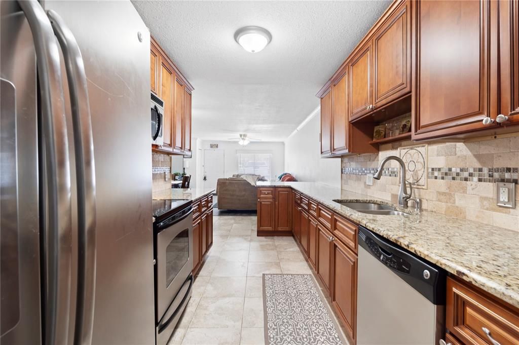 Active With Contract: $175,000 (3 beds, 2 baths, 1140 Square Feet)