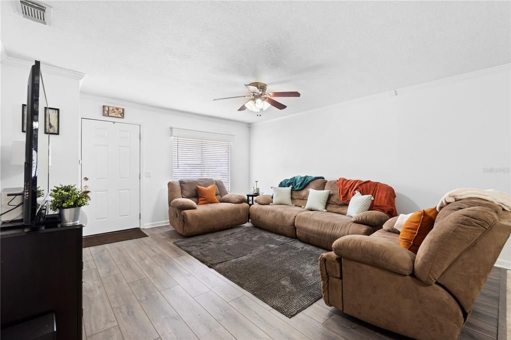 Active With Contract: $175,000 (3 beds, 2 baths, 1140 Square Feet)