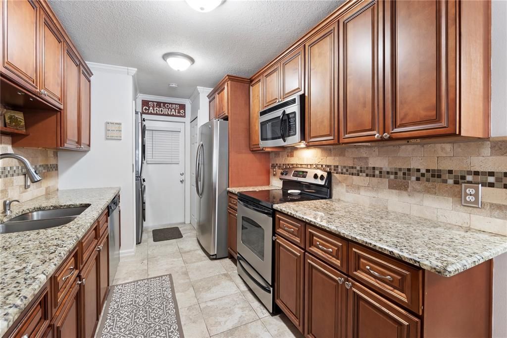 Active With Contract: $175,000 (3 beds, 2 baths, 1140 Square Feet)