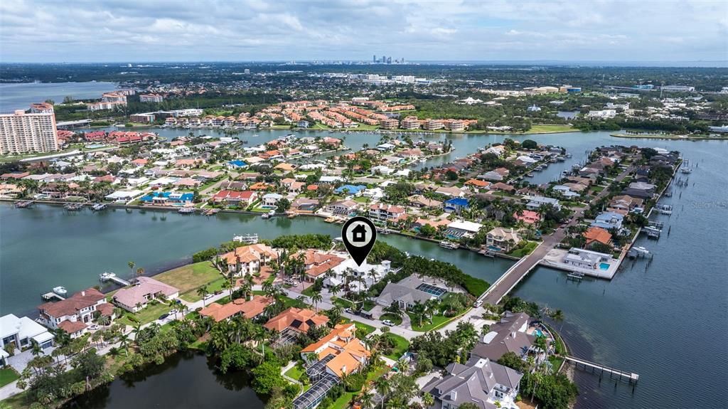 待售: $5,500,000 (6 贝兹, 5 浴室, 5542 平方英尺)