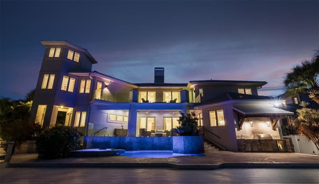 待售: $5,500,000 (6 贝兹, 5 浴室, 5542 平方英尺)