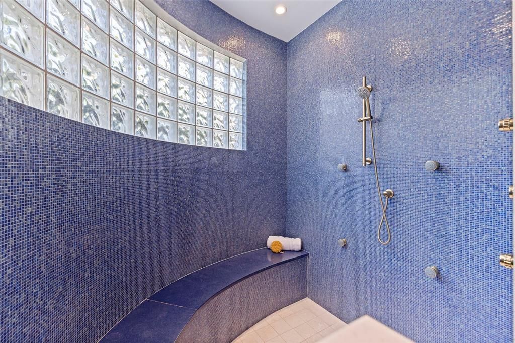 待售: $5,500,000 (6 贝兹, 5 浴室, 5542 平方英尺)