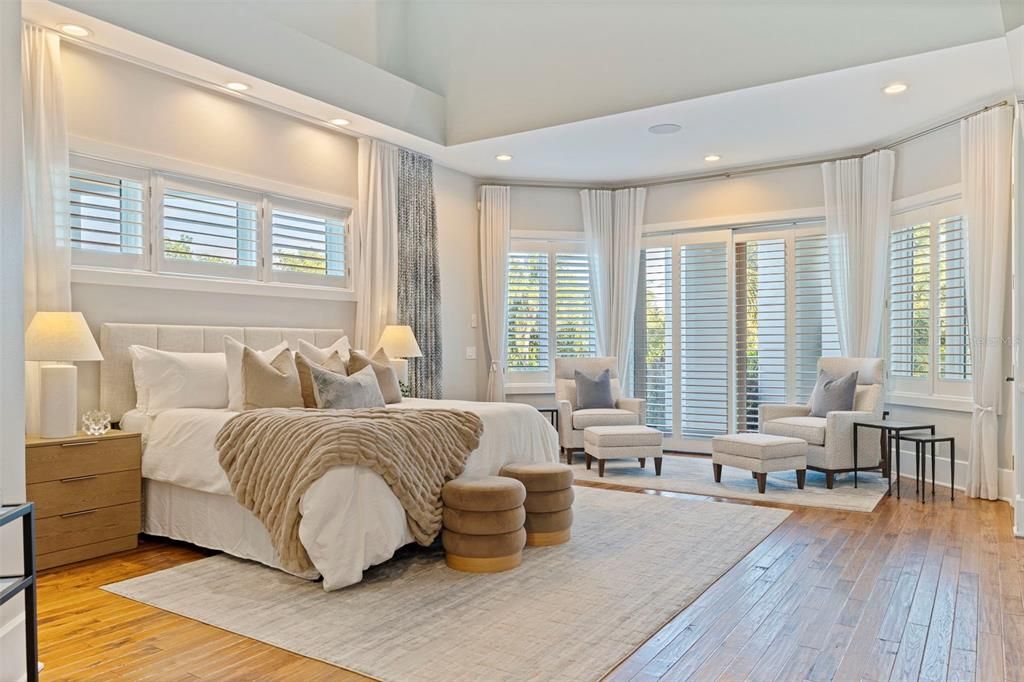 待售: $5,500,000 (6 贝兹, 5 浴室, 5542 平方英尺)